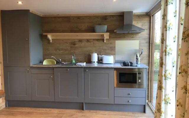 Orchard Glamping - Apartment Pod - Blossom