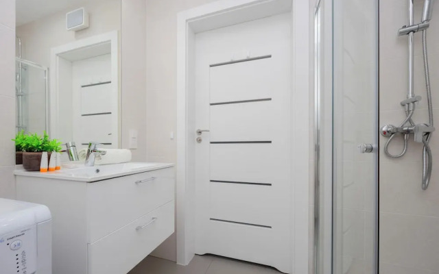 Cosy Studio With Balcony by Renters