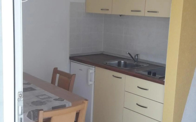 Studio apartman Latica
