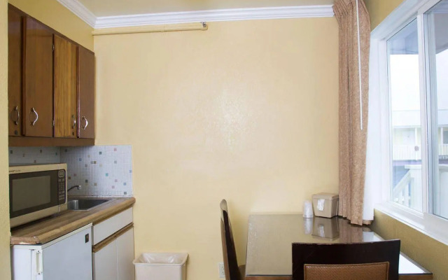 The Royal Victorian Motel