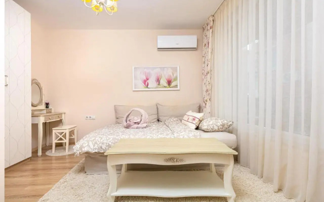 Bright & Cozy 1BD Flat with a Charming Terrace