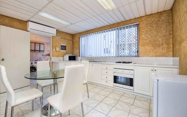 Conveniently Located Studio In Surfers Paradise