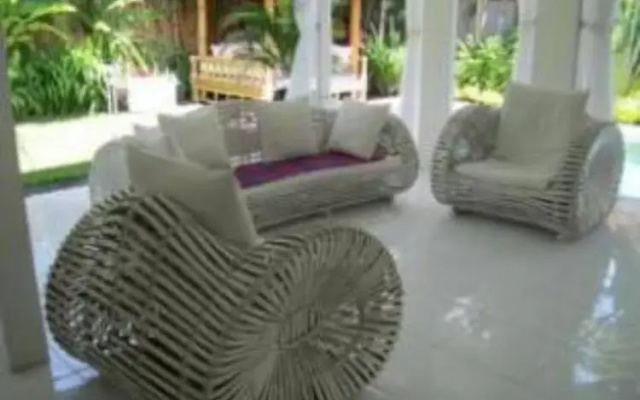 Villa Rumah Putih