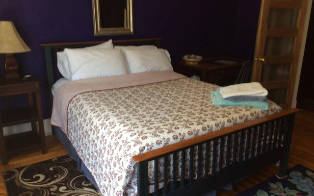 Elliott House Bed and Breakfast Toronto