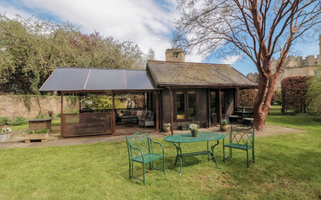 Snape Castle Garden Lodge
