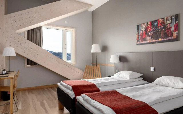 Wood Hotel by Frich's