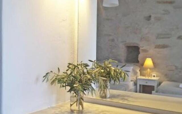 Yiannis Studios