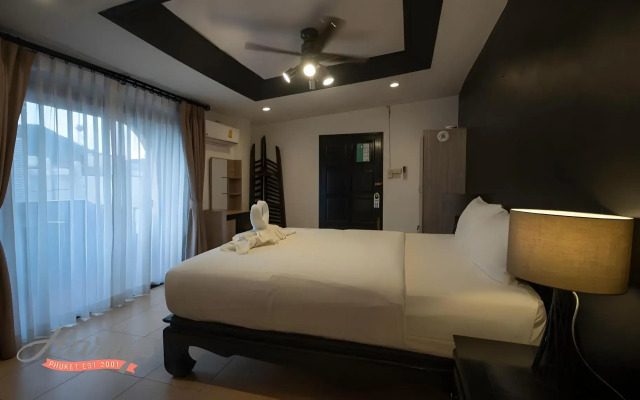 Big Boys' Bed & Burger