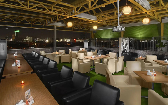 Maumu Hotel & Lounge