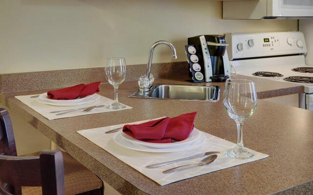Pomeroy Inn & Suites Hotel Dawson Creek