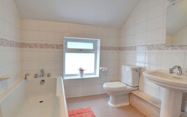 Holiday Home Cilybebyll