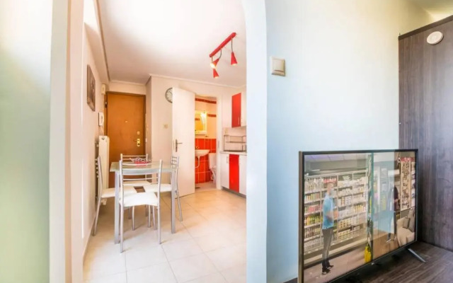 Penthouse with big terrace 2 mins from the metro