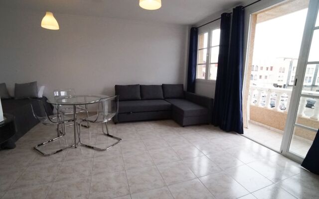 Harbour Apartment with Sea View