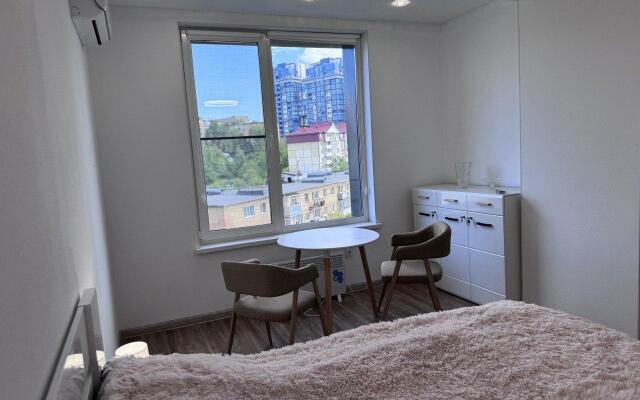 Aura (Аура) на проспекте Столетия Владивостока