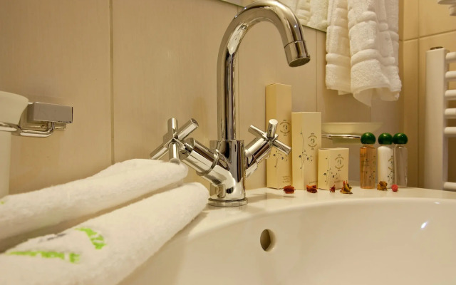 Earth and People Hotel & Spa