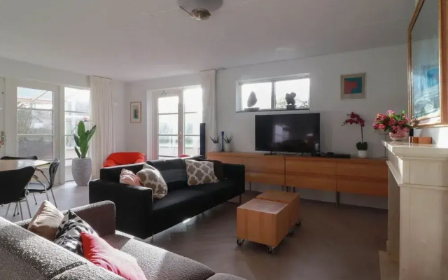 Modern Villa in Makkum With Garden