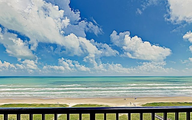 New Listing! Penthouse Paradise W/ Gulf Views 2 Bedroom Condo