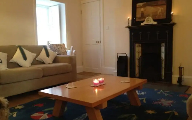 Quaint and Quirky Coastal Cottage Islay