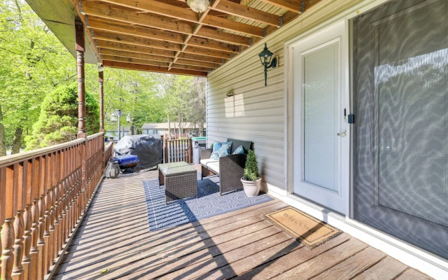 Exciting Tobyhanna Home Near Kalahari Water Park!