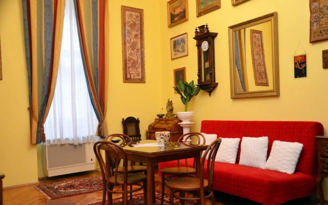 Central Holiday Apartments