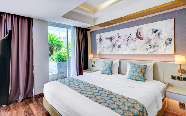 Sunday Hotel Arshika Sunset Road