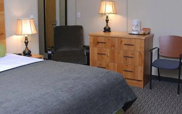 Triple J Hotel & Cabins