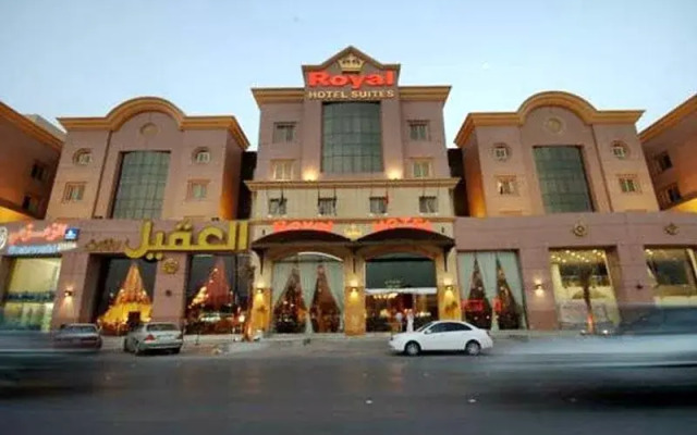 Royal Hotel And Suites