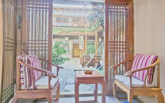Lijiang Nianji 1913 Travel Theme Inn