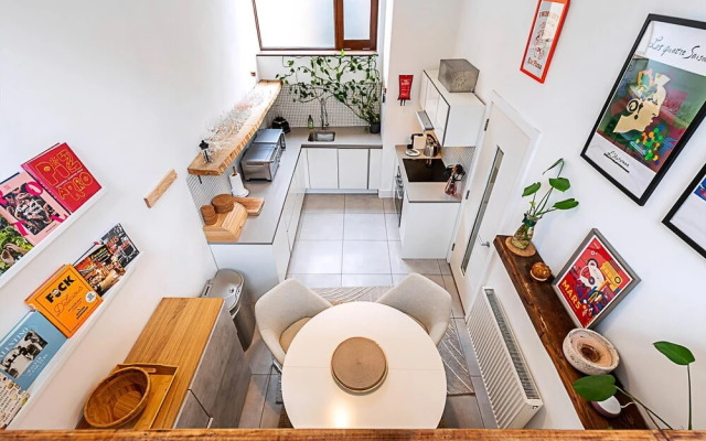 Modern & Airy 2-bed Gem in Trendy Stoke Newington