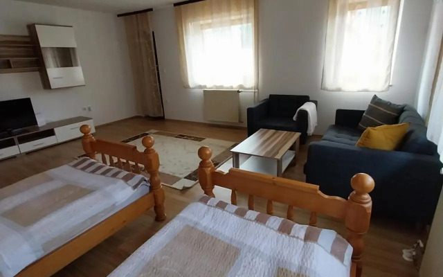 Apartma 27