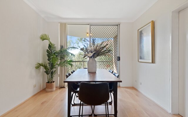 HomeHotel - Luxury Close to Train Station