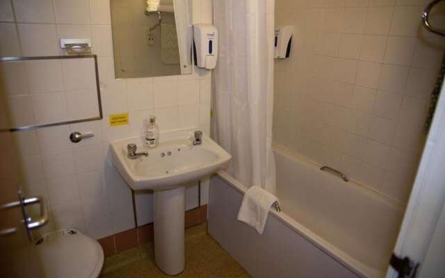 Premier Inn Glasgow City Centre (Charing Cross)