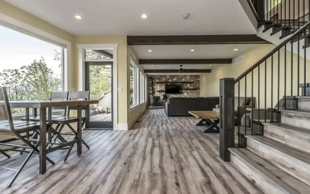 The Lodge on Harrison Lake