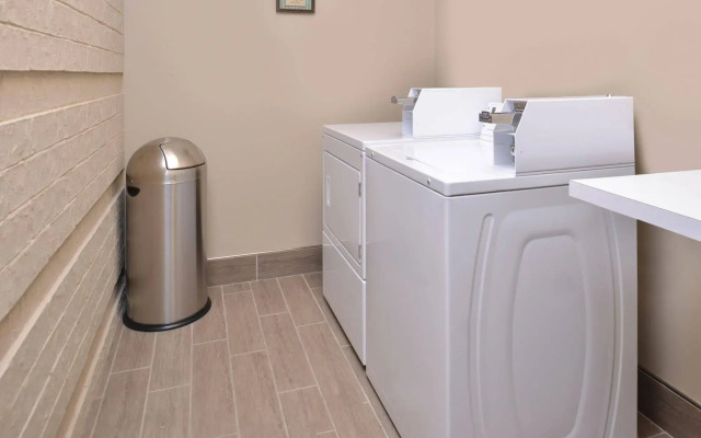 Appomattox Inn and Suites