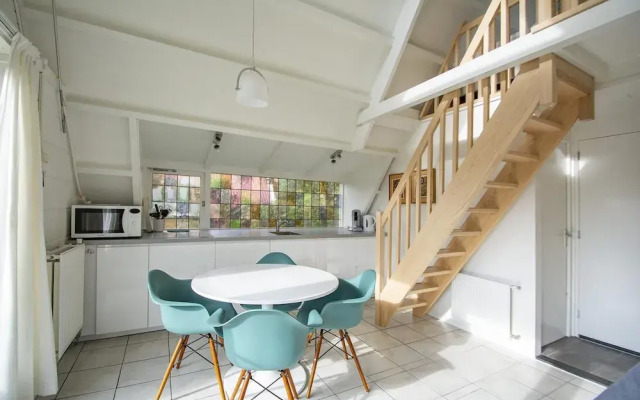 Radiant Seaside Holiday Home