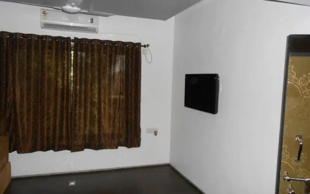 Hotel Chirag Executive