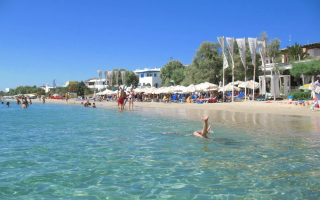 Majo Suites Hotel
