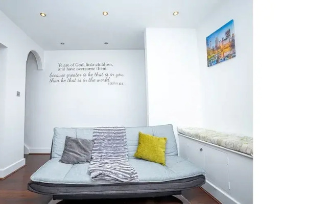 Spacious Home for Groups With Parking