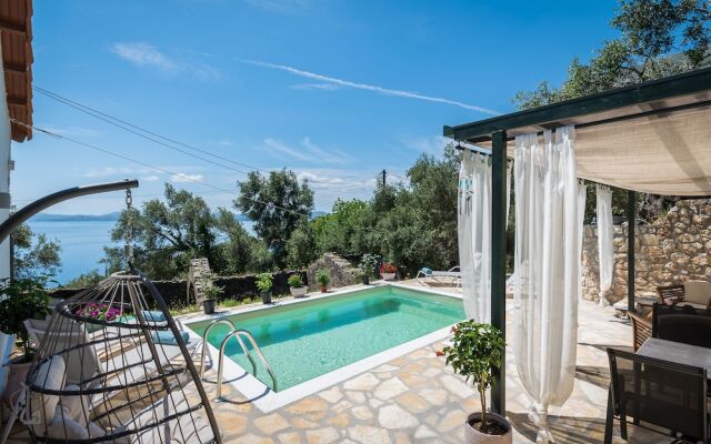 Alkinoi Seaview Villa with private Pool by Konnect, Nisaki