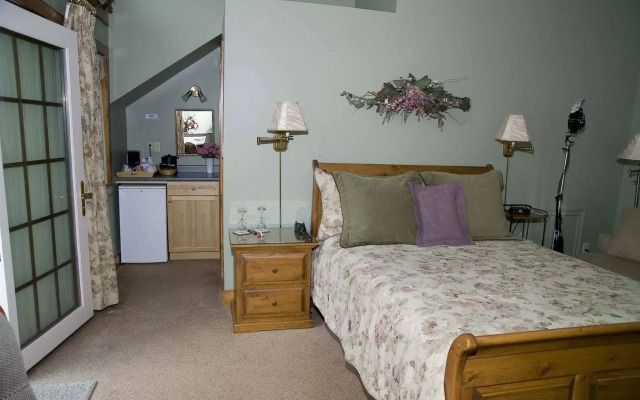 WeatherPine Inn