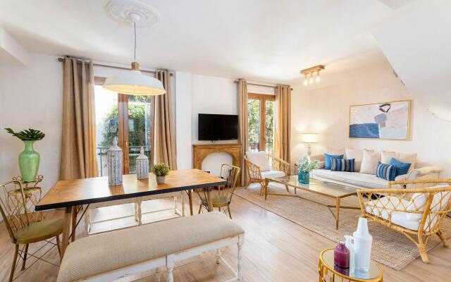 Stunning 4 Bedroom House In Albaicin. Alhacaba