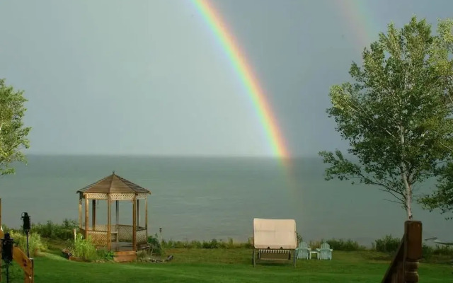 Sea Parrot Ocean View Resort