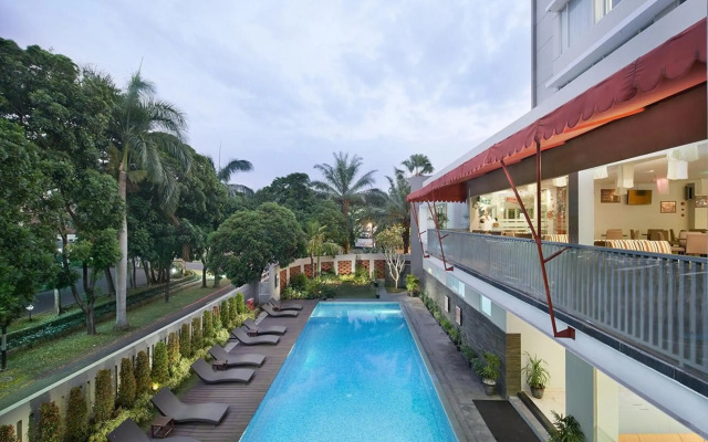 Grand Cakra Hotel