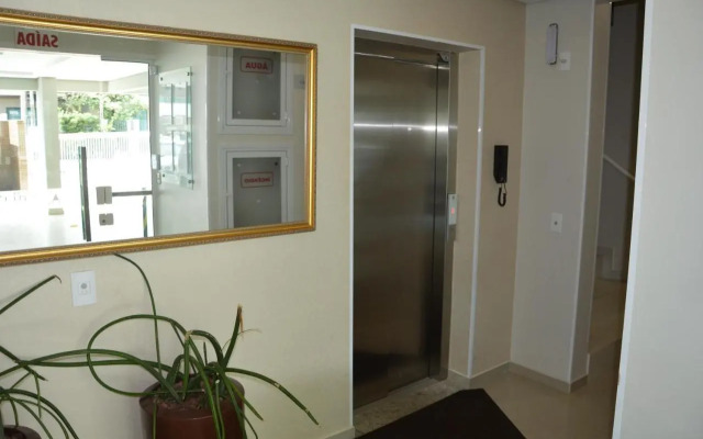 Belíssimo apto 2 suítes com vista para o mar