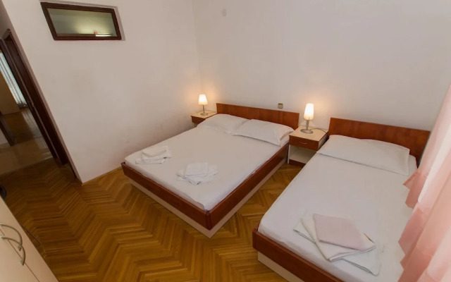 Prgo - Spacious With View & Parking - A1 2.kat