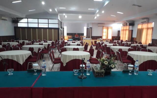 BUKIT KENARI Hotel & Restaurant