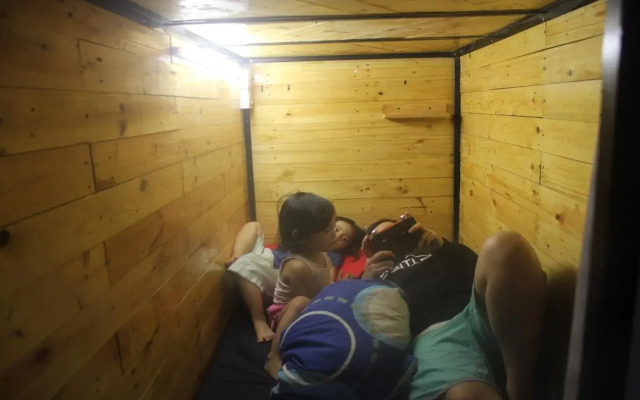 THE BUNK BACKPACKERS HOSTEL by fleur