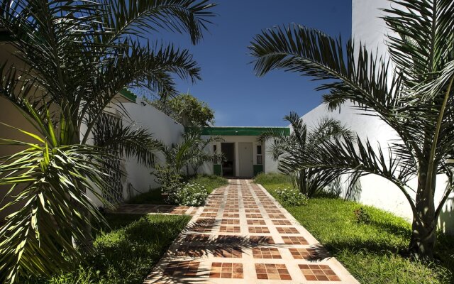 OYO Hotel Nachancan, Calderitas beach