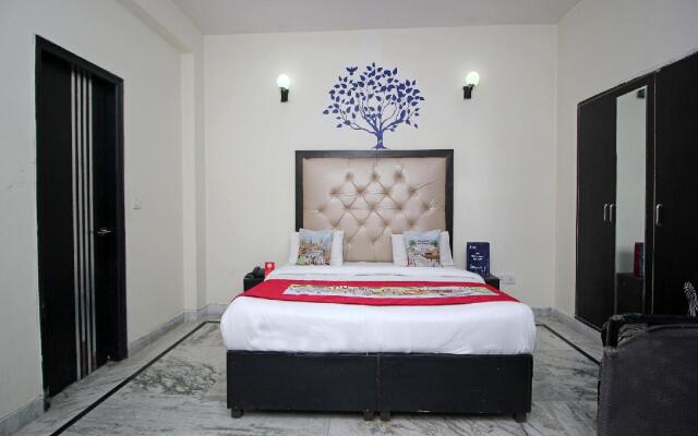 OYO 9069 Hotel WP 13