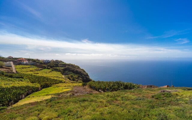 Canhas Views